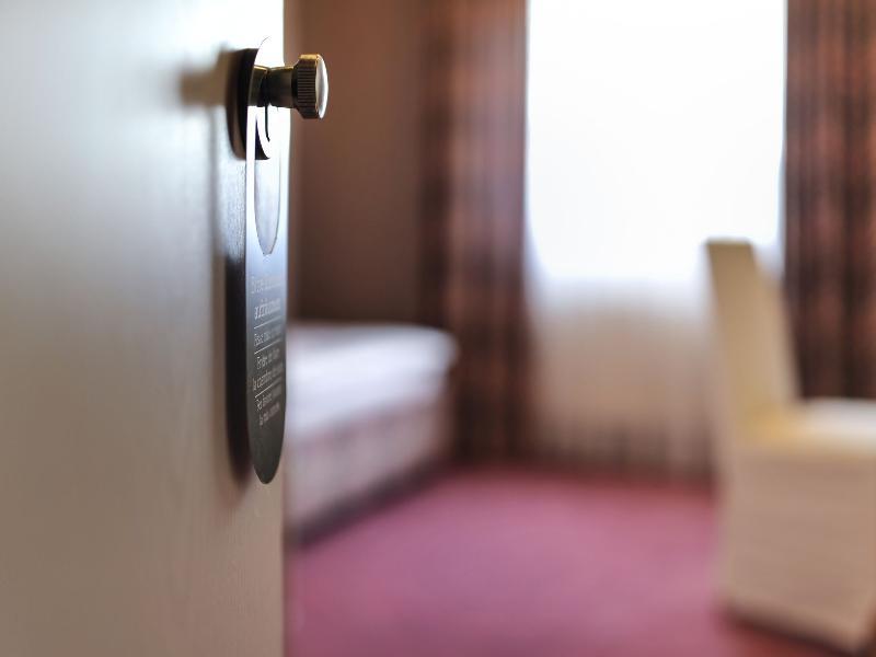 Hotel Airport By The New Yorker Colónia